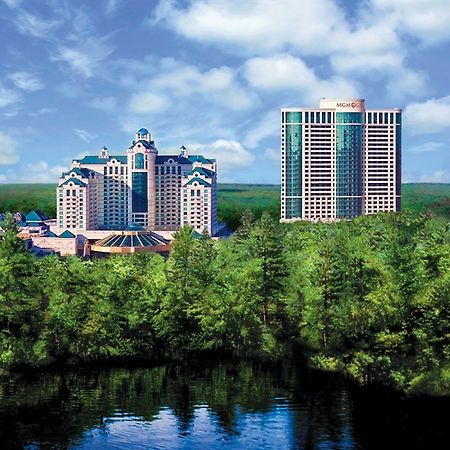 Great Cedar Hotel At Foxwoods 레디어드 센터 외부 사진