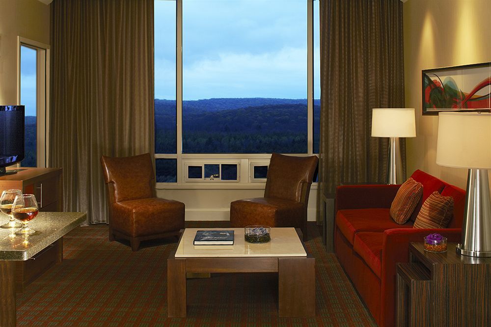 Great Cedar Hotel At Foxwoods 레디어드 센터 외부 사진